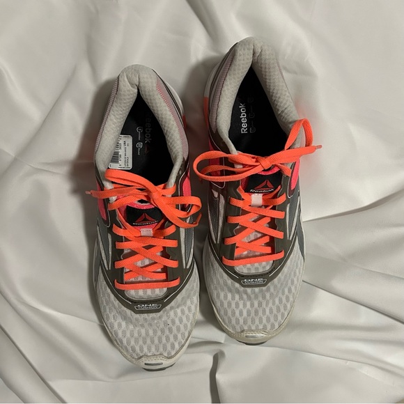 Reebok women’s walking/running shoes. CTR = cushion transition rebound. Size 11 - Picture 4 of 12